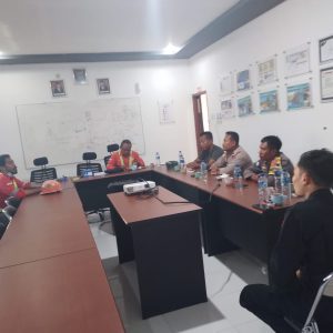 Anggota Polsek Taliwang Ikuti Rapat Dan Diskusi Pengamanan Proyek Irigasi Seloto