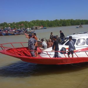 TNI AL Lanal TBA Selamatkan Kapal Penumpang