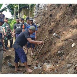 Curah Hujan Tinggi, Akibatkan Tanah Longsor di Ciawi Kabupaten Bogor