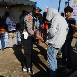 Polisi Amankan 7 Orang Penonton MXGP Samota Yang Bawa Senjata Tajam  