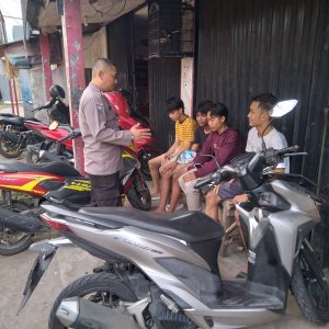 Petugas Bhabin Sampaikan Arahan Sosialiasi Kepada Para Remaja Terkait TPPO Jangan Mudah Terbujuk Rayu