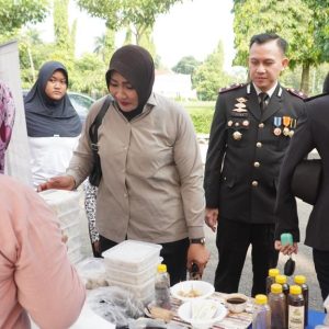 Tepat di Momen Hari Bhayangkara Ke – 77 Tahun 2023 Polres Bogor Gelar Bazar Murah UMKM Dan Berbagai Kepada Anggota Dan Masyarakat Yang Datang