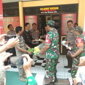 Kedatangan Camat dan Danramil Rumpin ke Mapolsek Rumpin dalam rangka mengucapkan Selamat HUT Bhayangkara ke – 77