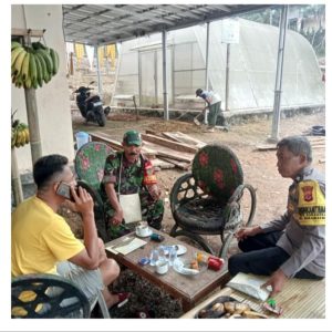 Sinergitas TNI Polri Polsek Sukamakmur Lakukan Sambang Warganya Secara Bersama – sama Dalam Menjaga Kamtibmas