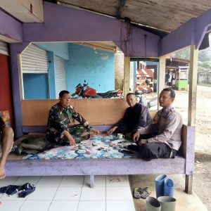 Sinergitas TNI Polri Wilayah Polsek Nanggung Lakukan Pekerjaan Secara Bersama – sama Dalam Menjaga Kamtibmas