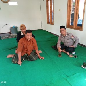 Kanit Binmas Polsek Nanggung Polres Bogor Lakukan Sambangi Ke Tokoh Masyarakat Di Wilayah Binaan