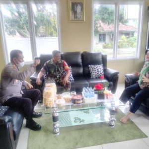 Selalu Bersinergi Dalam Menjaga Kamtibmas Kapolsek Jasinga Bersama Danramil Melakukan Pengawasan Diwilayah Binaannya
