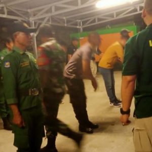 Sinergi Bhabinkamtibmas dan Babinsa Latih Anggota Linmas di Desa Binaannyaa