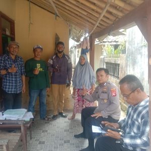 Bhabinkamtibmas Desa Setu Wilayah Polsek Jasinga Lakukan Dialogis dan Pengecekan Situasi Kamtibmas