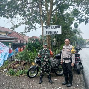 Sinergitas TNI – Polri Bhabinkamtibmas dan Babinsa Lakukan Pekerjaan Kemitraan Ke Panti Asuhan Di Wilayah Ciawi Secara Bersama – sama