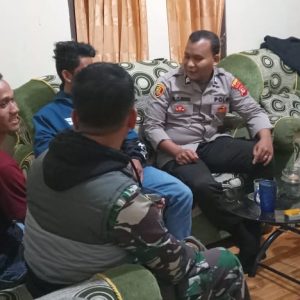 Kunjungi Warga Binaan Bhabinkamtibmas Polsek Nanggung Polres Bogor Lakukan Dialog Bersama Babinsa Sebagai Wujud Sinergitas TNI-Polri