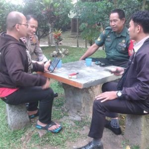 Bhabinkamtibmas Bersama Babinsa Ciptakan Sinergi dalam Pembinaan Warga Binaannya Dalam Dialogis Kamtibmas