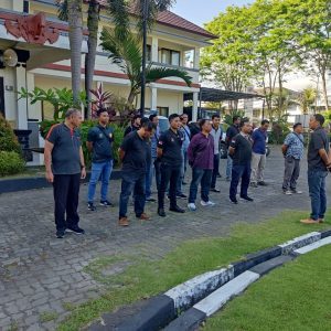 Kasat Intelkam Berikan Arahan Kepada Personil Intelkam Terkait Pengamanan Pilkel Serentak di Tabanan