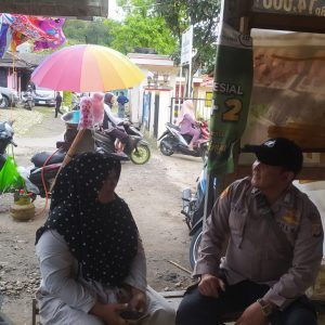 Bhabinkamtibmas Polsek Nanggung Polres Bogor Sambangi Warga Desa Hembaro kec. Nanggung kab. Bogor sampaikan Himbauan Kamtibmas