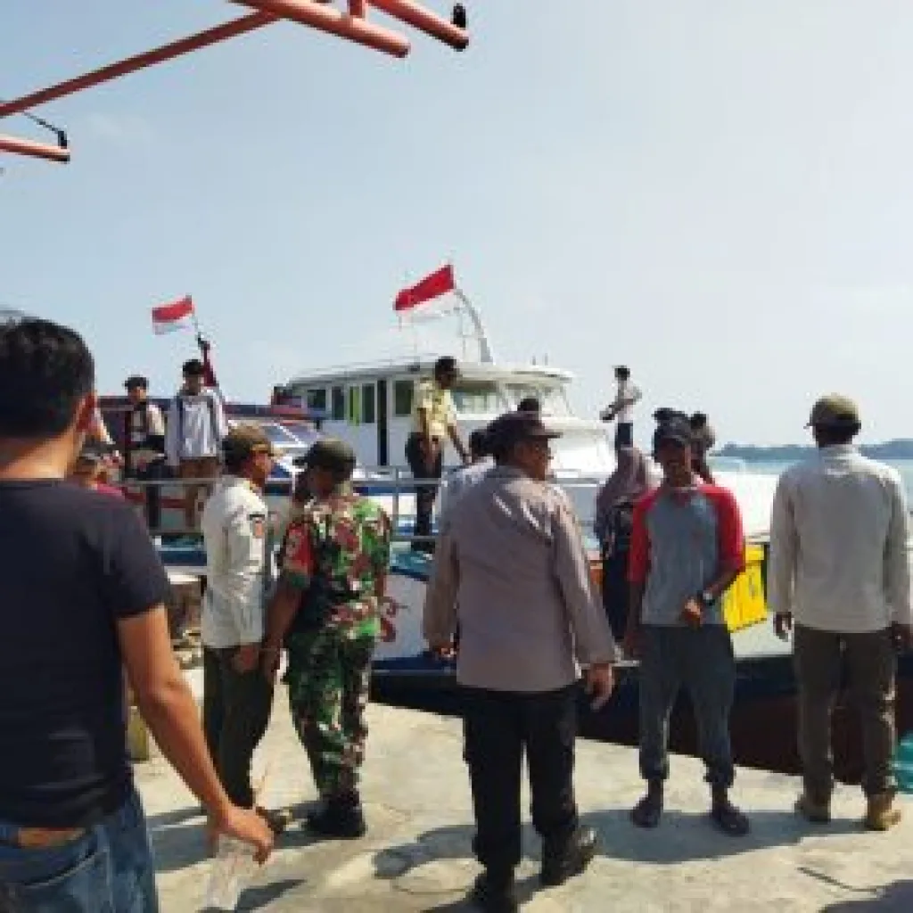 Operasi Bersama Polsek Kepulauan Seribu, TNI, dan Satpol PP Amankan Dermaga di Pulau Kelapa dan Harapan