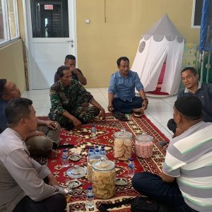 Bhabinkamtibmas dna Bhabinsa Ds Curugbitung Wilayah Hukum Polsek Nanggung Polres Bogor Silahturahmi dan Dialogis Terkait Kamtibmas Kepada Warga Binaannya
