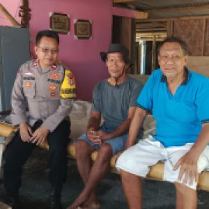 Bhabinkamtibmas Pulau Untung Jawa Sambangi Pemilik Wahana Permainan Laut, Ajak Warga Jaga Keamanan dan Ketertiban