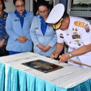 Berikan Pelayanan Maksimal Danlantamal II Pada Peresmian Gedung Balai Pengobatan Lanal Bengkulu