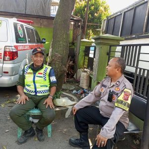 Giat Sambang Bhabinkamtibma Dengan Linmas Pengamanan Desa Wujud Keimtraan Dalam Menjaga Kamtibmas