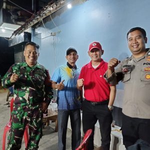 Sinergi Bhabinkamtibmas dan Bhabinsa Wilayah Hukum Polsek Cibinong Sambang Kamtibmas dan Sampaikan Pesan Kamtibmas Di Pos Siskamling Warga Binaan