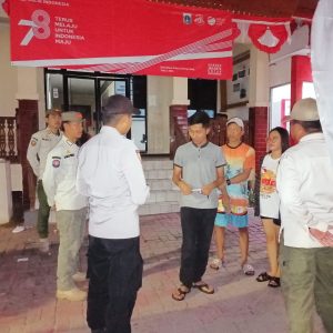 Patroli Malam Polsek Kepulauan Seribu Selatan: Himbau Wisatawan di Pulau Pari untuk Jaga Keamanan Diri dan Barang Berharga