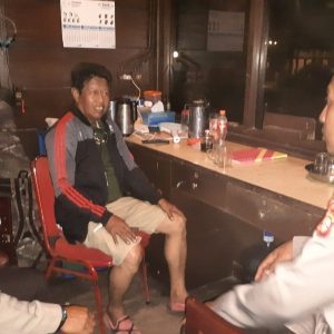 Team Patroli Satpolair Polres Kepulauan Seribu Ciptakan Kamtibmas di Pulau Ayer dengan Giat Patroli Sambang