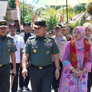 Kasad Ajak Warga Kampung Pancasila Jaga Persatuan dan Kesatuan