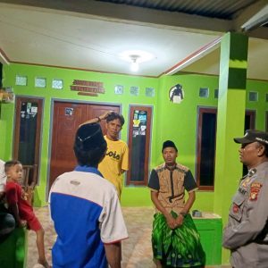Patroli Malam Polsek Kepulauan Seribu Selatan: Sinergi dengan Tokoh Masyarakat untuk Keamanan dan Kenyamanan