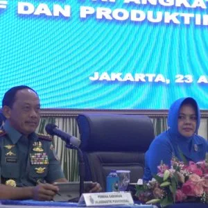 Danpushidrosal Berikan Pengarahan kepada Anggota Jalasenastri Pushidrosal 