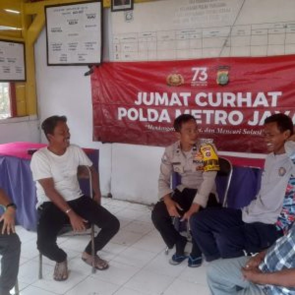 Jumat Curhat, Bhabinkamtibmas Pulau Panggang Gercep Tangani Keluhan Warga