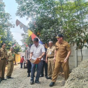 Warga Masyarakat Desa Curuq Sambut Baik Adanya Program Samisade Tahun 2013 Realisasi Betonisasi Jalan