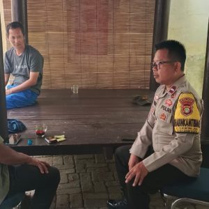 Bhabinkamtibmas Pulau Untung Jawa Himbau Warga Berpartisipasi Jaga Kamtibmas