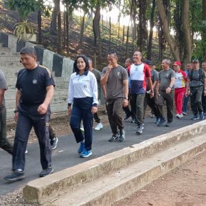 Komandan Lanal Bandung Beserta Prajurit Ikuti Apel Olahraga Bersama TNI-Polri Wilayah Gartap II/Bandung