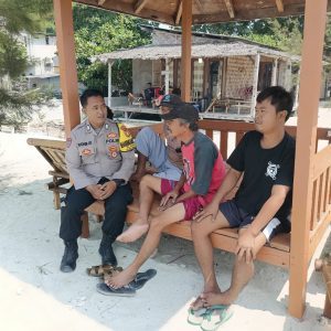 Bhabinkamtibmas Pulau Pari Himbau Warga Waspada Terhadap Ancaman Perdagangan Orang
