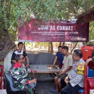 Bhabinkamtibmas Pulau Harapan Bersama Masyarakat Diskusikan Solusi Kamtibmas Dalam Jumat Curhat