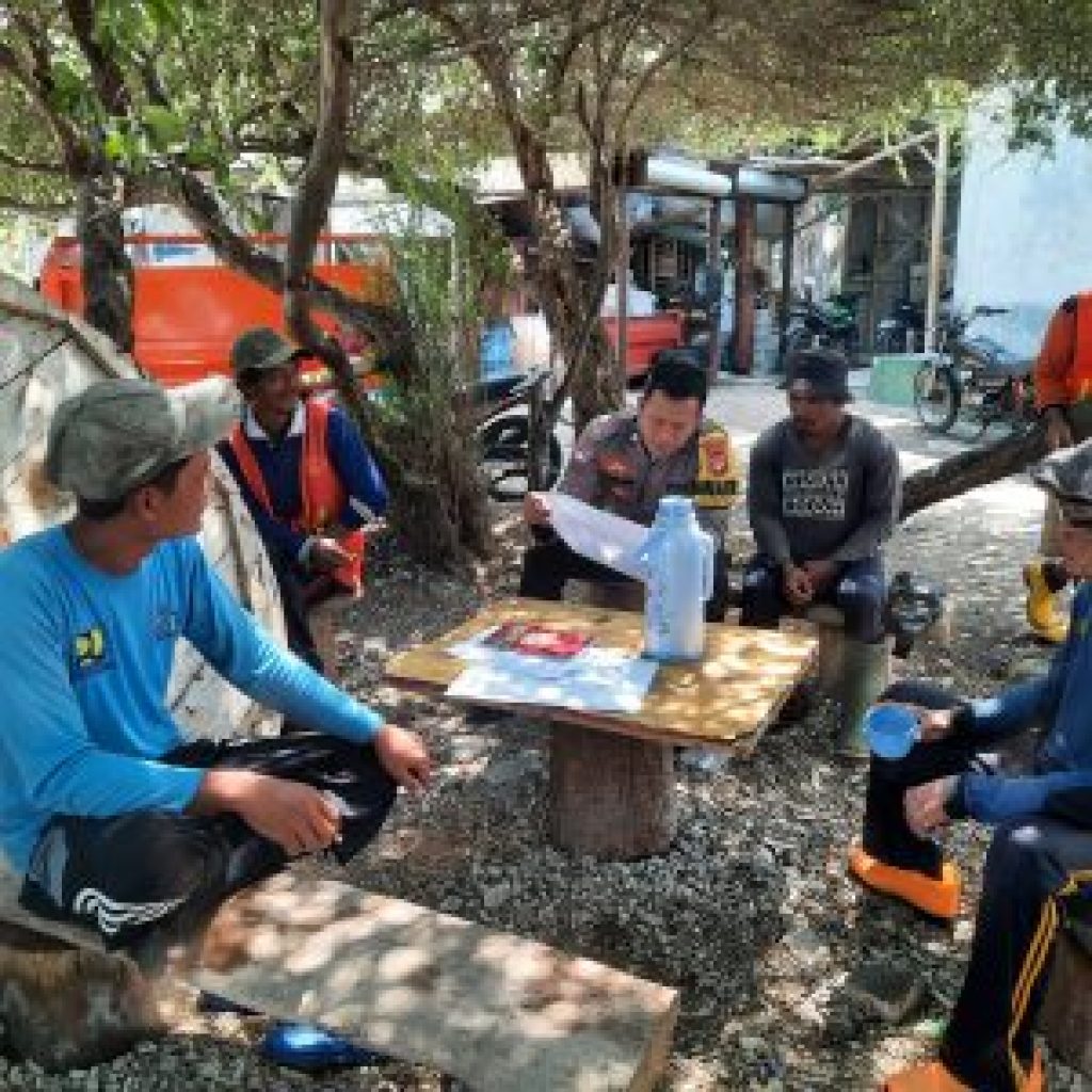 Bhabinkamtibmas Pulau Lancang, Briptu Tulus, Gencarkan Sambang ke Nelayan Lokal, Tekankan Keselamatan Berlayar