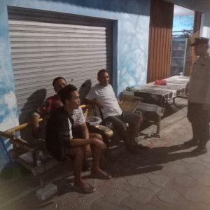 Polsek Kepulauan Seribu Selatan Galakkan Patroli Malam Dialogis, Sambangi Warga dan Wisatawan untuk Himbau Kamtibmas