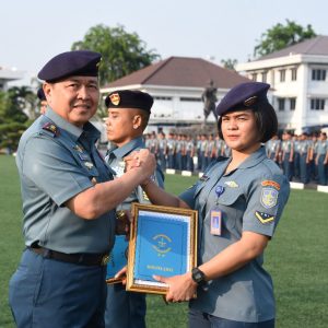 Tumbuhkan Motivasi dan Kesadaran, Panglima Kolinlamil Berkomitmen Tegakkan Reward and Punishment