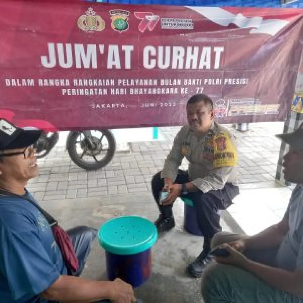 Bhabinkamtibmas Pulau Harapan, Aipda Sidik, Perdengarkan Keluhan Warga dan Cari Solusi Bersama di “Jumat Curhat”