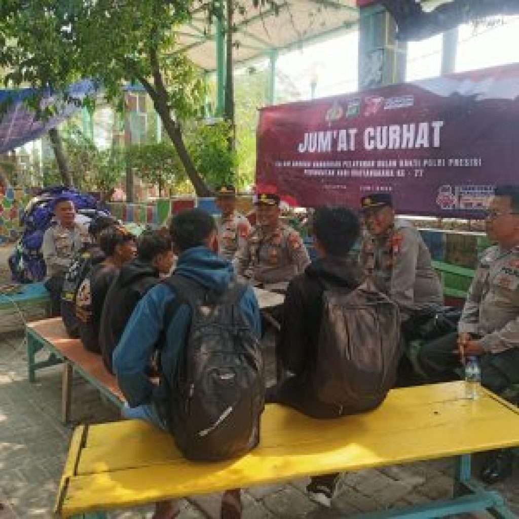Kapolres Kepulauan Seribu Gelar “Jumat Curhat” di Pulau Untung Jawa, Responsif Terhadap Keluhan Warga dan Wisatawan