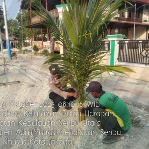 Polsek Kepulauan Seribu Utara dan Warga Bersatu untuk Penghijauan: Puluhan Pohon Ditanam di Pulau Sebira dan Pulau Panggang