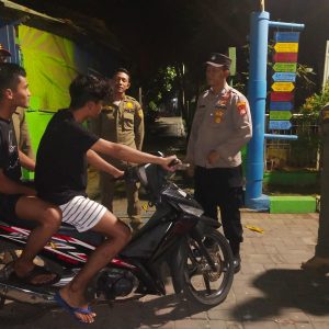 Patroli Malam Polsek Kepulauan Seribu Selatan: Himbauan Terhadap Remaja untuk Hindari Ugal-ugalan dan Bahaya Narkoba