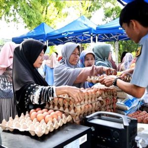 Harga Bahan Pokok Melonjak, Pemkab Tanah Datar Gelar Operasi Pasar