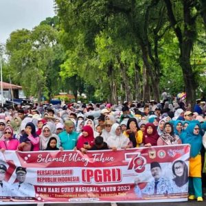 Ribuan Guru Ikuti Gerak Jalan Jantung Sehat