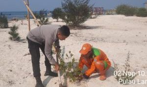 Polsek Kepulauan Seribu Selatan, Polres Kepulauan Seribu Turut Gencar Bersama Warga Tanam Pohon untuk Menanggulangi Polusi Udara