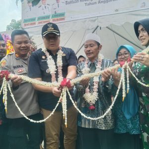 Camat Darmaga Tenny Ramdhani, Meresmikan Jalan Kampung Nangela Desa Sukadamai