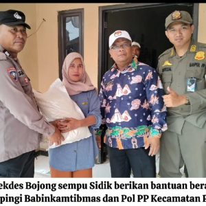 Desa Bojong sempu Salurkan Bantuan Pangan Beras Bulog 