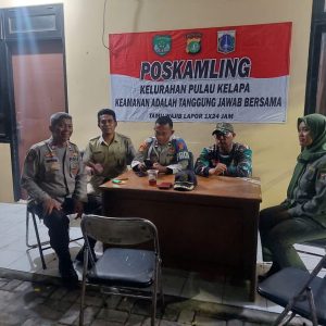 Polsek Kepulauan Seribu Giatkan Poskamling Bersama Tiga Pilar di Pulau Kelapa untuk Keamanan Pemilu 2024
