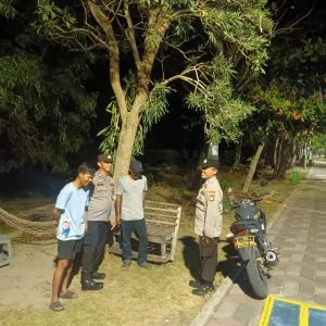 Polsek Kepulauan Seribu Selatan Lakukan Patroli Malam Dialogis: Himbau Kenakalan Remaja dan Ajak Warga Berpartisipasi dalam Menjaga Kamtibmas