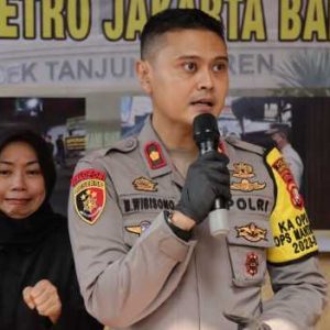 Brutal!!! Anak SMK Bacok Anak SMK di Jakbar